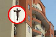 Crucifijos en conjuntos residenciales