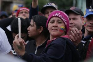 Concentración de venezolanos en el Carulla de la Calle 85