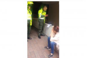 Le impusieron una multa por preguntar por el costo de una empanada en la calle.