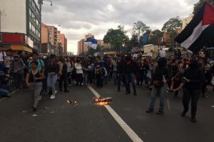Bloqueos en la carrera séptima 