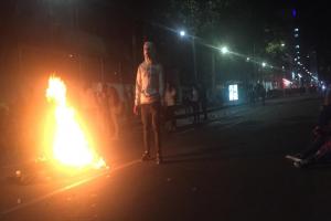Fuertes disturbios por protestas de estudiantes en los Héroes