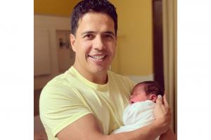Actor Freddy Flórez con su cuarto hijo