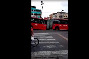 Transmilenio se parte en dos