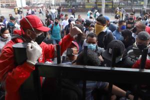 Bogotanos no acatan medidas contra coronavirus 