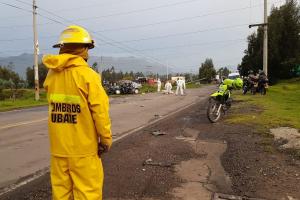 En la vía Ubaté Sutatausa se presentó el accidente, entre vehículo particular y un camión de carga