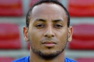Única imagen de Hiannick Kamba en Schalke 04