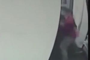 Golpean a vigilante en Bogotá