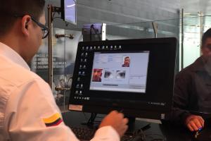 Funcionario de la entidad