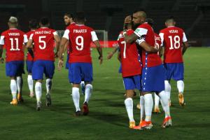 Chile celebra gol a Colombia