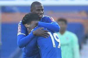 James Rodríguez  y Doucouré - Everton