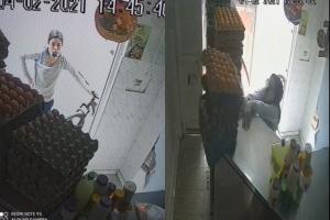 Vengativa mujer se metió en negocio de huevos y los rompió todos