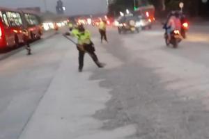 La carrera 30 de Bogotá amaneció con trancón