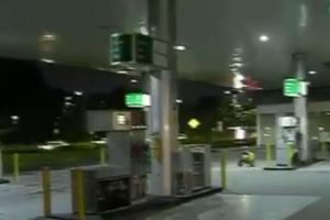 Vándalos saquearon estación de servicio en Engativá  