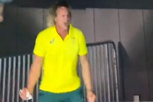 Celebración del entrenador de Australia en los Juegos Olímpicos