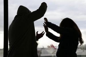 Marido apuñaló a su mujer 