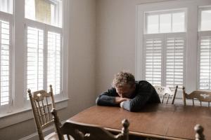Psiquiatras, afirman que la próxima crisis será la salud mental en los jóvenes