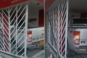 Camioneta resultó dentro de local en Usaquén 