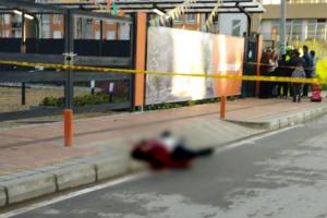 Madre fue asesinada cuando llevaba a su niña al colegio 