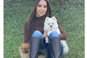 Paola Jara y sus perros 