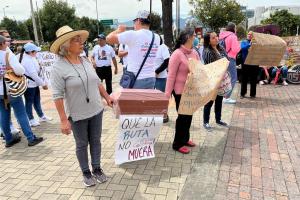 Los padres de familia exigieron las rutas de transporte. 