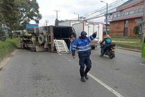 Accidente de camión en la Calle 13