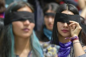 Protesta de mujeres contra la violencia de género, en Bogotá.
