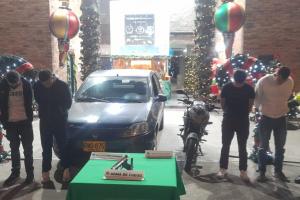 Ladrones que robaron carro en Engativá