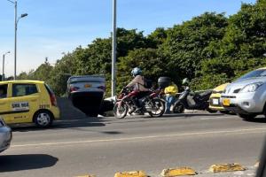 Volcamiento de vehículo en la Autonorte 