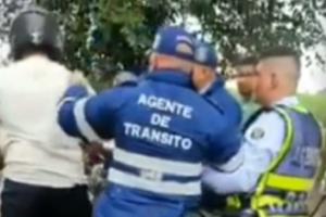 Agresión a agente de tránsito