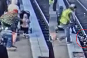 Mujer empuja a la carrilera del tren a menor de 3 años 