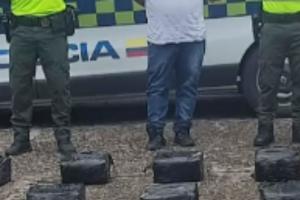 Encuentran camión lleno de cocaína 