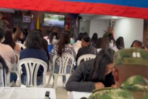 Mujeres prestan servicio militar 