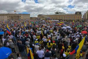 Opositores de gobierno Petro salieron a marchar