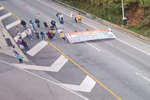 Manifestación en la Vía al Llano