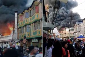 Incendio en Cuidad Bolívar HOY: Bodega de reciclaje arde en llamas