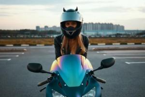 Curso gratuito para mujeres moteras en Bogotá