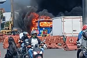 Incendio de un bus del Sistema Integrado de Transporte Público