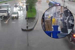 Lluvias inundan importante tienda