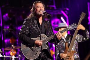 Marco Antonio Solís llega al Movistar Arena de Bogotá