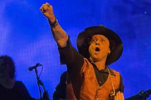 Enrique Bunbury arrasó en Bogotá