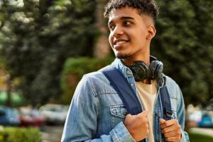 Convocatoria de Jóvenes a la E entregará más de 1.500 becas: ¿cómo aplicar?