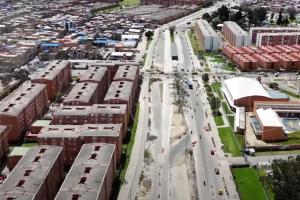 Contratista se va y deja el caos: trancones eternos en la Av Ciudad de Cali