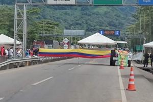 Cierre vía al Llano