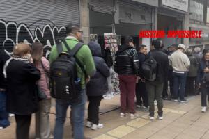 Fila de pasaportes en Bogotá