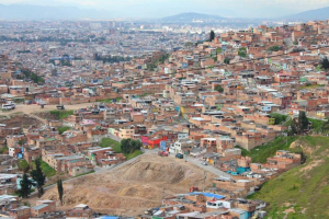 Barrios de Bogotá recibirán apoyo para arreglar sus casas: familias están dichosas