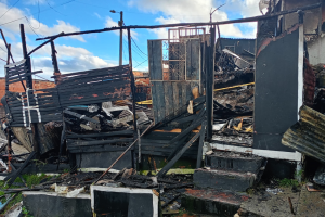 Incendio en el barrio Los Laches
