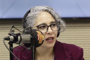 María José Pizarro, senadora de la República y ahora precandidata presidencial, en la cabina de Alerta Bogotá en el espacio de Tribuna RCN