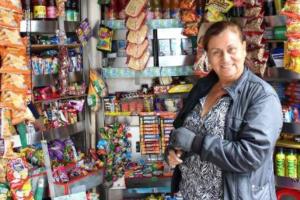 Vendedores informales sí tienen dónde Distrito los pone a facturar