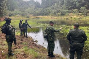 Policía y Ejército buscan desaparecido, como en el caso de Valeria Afanador