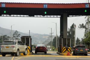 Peajes tendrán cambio en puente festivo Conductores, se van de buena papa